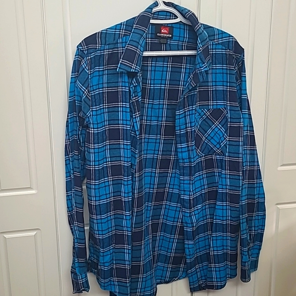 Quicksilver button down (Size M & in beautiful condition)